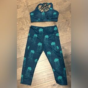 CVG Jellyfish Capri Leggings and Bra Set